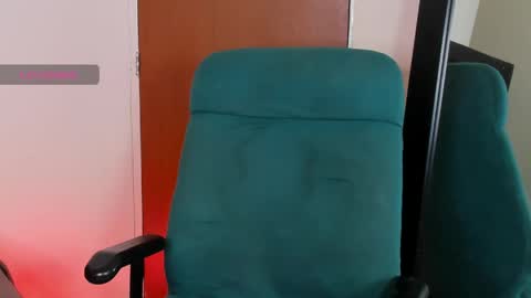 Maia online show from 05-20-26, 01:56