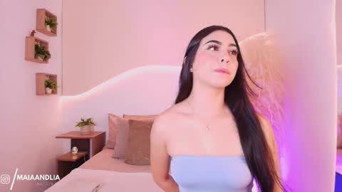 Snapshot of maia_lia_ chatting on 10-06-25, 06:27 MAIA LIA online show from 10-06-25, 06:27