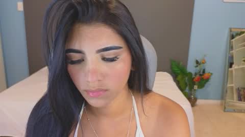 Maiaa Ruiz  online show from 10-18-25, 03:09