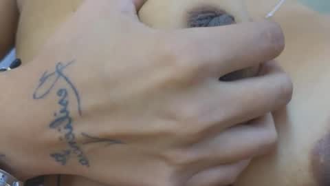 Maiaa Ruiz  online show from 10-20-25, 03:23