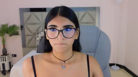 Maiaa Ruiz  online show from 11-18-25, 02:43
