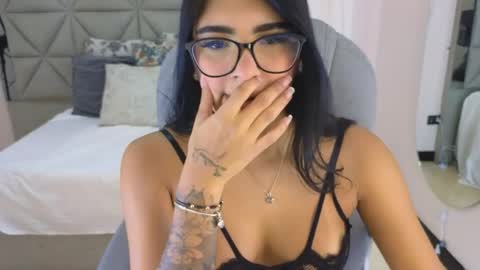 Snapshot of maiaa_ruiz chatting on 04-21-26, 01:28 Maiaa Ruiz online show from 04-21-26, 01:28