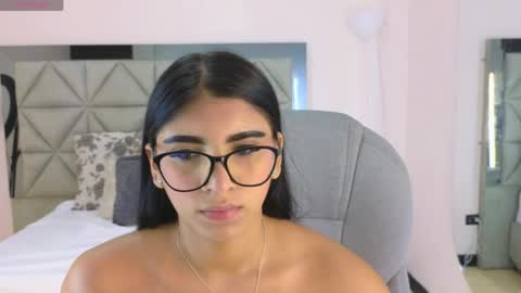 Snapshot of maiaa_ruiz chatting on 04-28-26, 12:43 Maiaa Ruiz online show from 04-28-26, 12:43