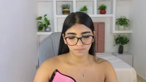 Snapshot of maiaa_ruiz chatting on 05-12-26, 01:30 Maiaa Ruiz online show from 05-12-26, 01:30