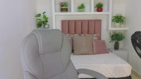 Snapshot of maiaa_ruiz chatting on 05-15-26, 01:07 Maiaa Ruiz online show from 05-15-26, 01:07