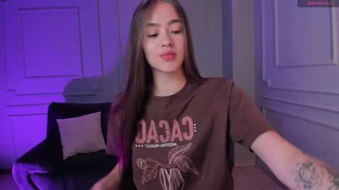  Maia  online show from 11-18-25, 06:34