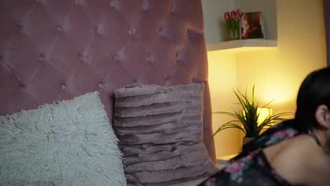  Maia  online show from 10-10-25, 10:53