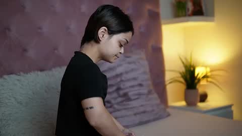  Maia  online show from 10-13-25, 10:32