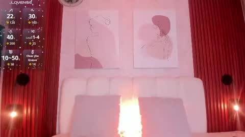 Snapshot of maiasweet_ chatting on 06-21-26, 02:03 MAIA online show from 06-21-26, 02:03