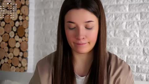 Lucy online show from 10-04-25, 01:36