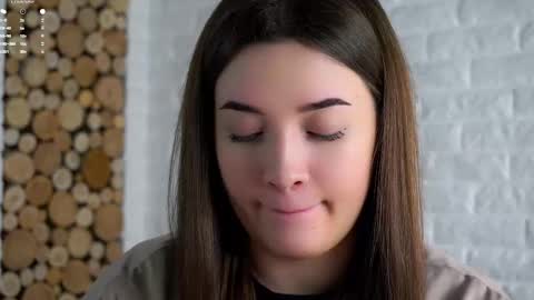 Snapshot of maidabuoy chatting on 02-10-26, 02:04 Lucy online show from 02-10-26, 02:04