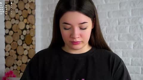 Snapshot of maidabuoy chatting on 02-13-26, 02:29 Lucy online show from 02-13-26, 02:29