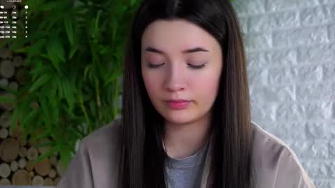 Snapshot of maidabuoy chatting on 03-24-26, 03:33 Lucy online show from 03-24-26, 03:33