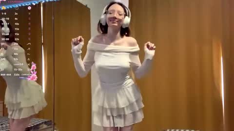 Elina online show from 10-04-25, 08:34