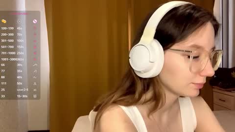 Elina online show from 10-15-25, 09:31