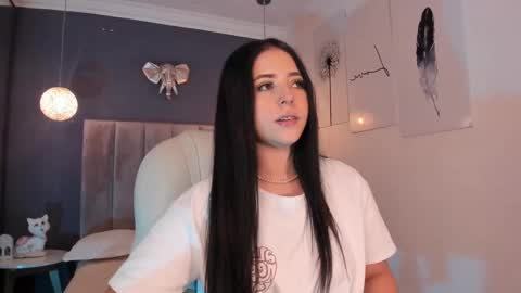 Snapshot of maiiitee_ chatting on 12-31-24, 03:42 Mait online show from 12-31-24, 03:42