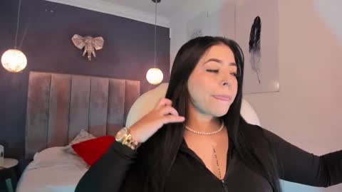 Snapshot of maiiitee_ chatting on 03-05-25, 01:06 Mait online show from 03-05-25, 01:06