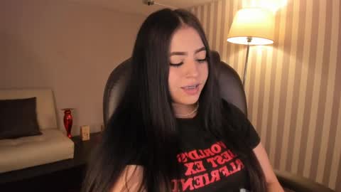 Snapshot of maiiitee_ chatting on 09-12-25, 01:11 Mait online show from 09-12-25, 01:11