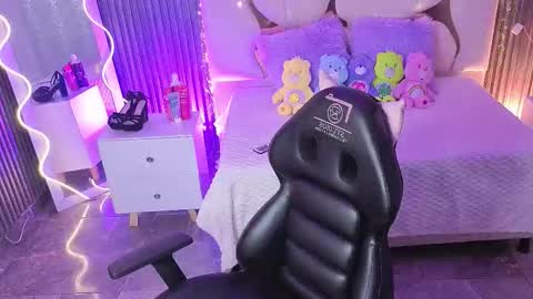 maiily_tay online show from 01-07-26, 11:45