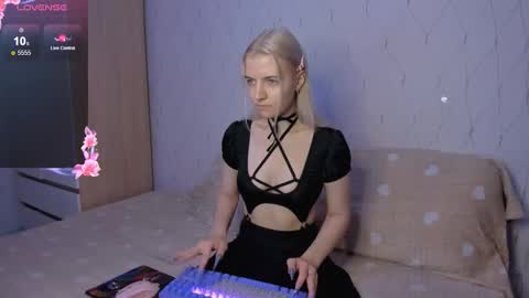 Snapshot of mailin_harrington chatting on 11-01-25, 02:24 Your kitty online show from 11-01-25, 02:24