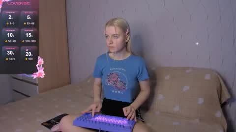 Snapshot of mailin_harrington chatting on 11-09-25, 03:16 Your kitty online show from 11-09-25, 03:16