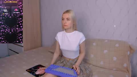 Your kitty online show from 02-07-26, 03:32