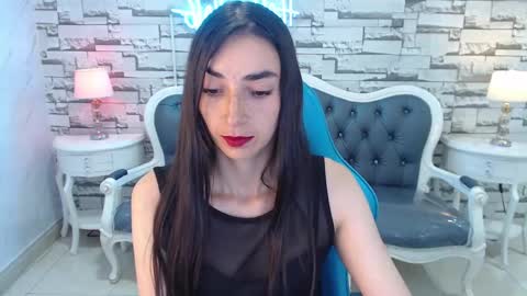 Snapshot of maily_a_ chatting on 09-11-25, 03:17 Maily online show from 09-11-25, 03:17