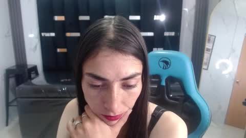 Snapshot of maily_a_ chatting on 10-07-25, 02:53 Maily online show from 10-07-25, 02:53