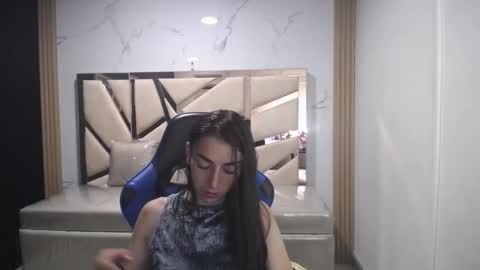 Snapshot of maily_a_ chatting on 10-23-25, 03:06 Maily online show from 10-23-25, 03:06