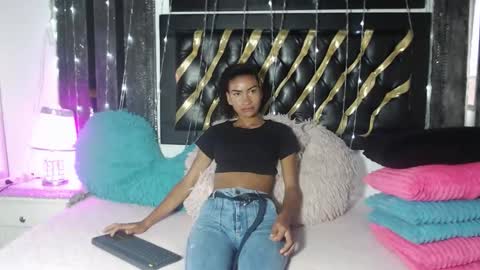 Snapshot of mailyn_gold chatting on 03-04-26, 11:49 mailyn_gold online show from 03-04-26, 11:49