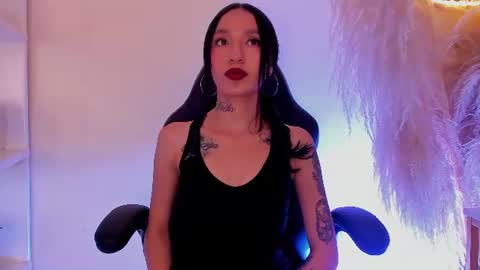 Snapshot of mailynjones_ chatting on 06-17-26, 11:45 Mailyn online show from 06-17-26, 11:45