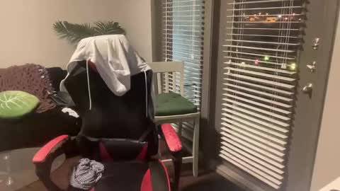 Snapshot of maira83cd chatting on 01-20-25, 01:50 Maira online show from 01-20-25, 01:50