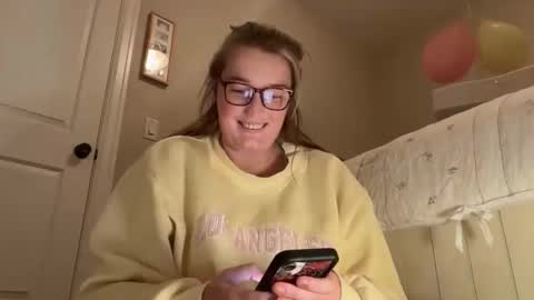 Snapshot of maisystellaxx chatting on 03-26-26, 02:50 maisystellaxx online show from 03-26-26, 02:50