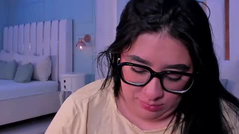 Snapshot of maite_grays chatting on 06-25-26, 11:59 M A I T E online show from 06-25-26, 11:59
