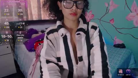 Snapshot of maite_loves chatting on 01-06-25, 03:19 Maite online show from 01-06-25, 03:19