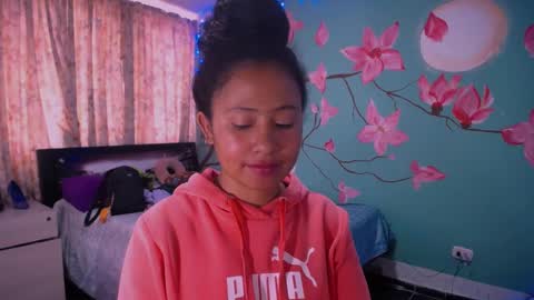 Snapshot of maite_loves chatting on 01-14-25, 05:23 Maite online show from 01-14-25, 05:23