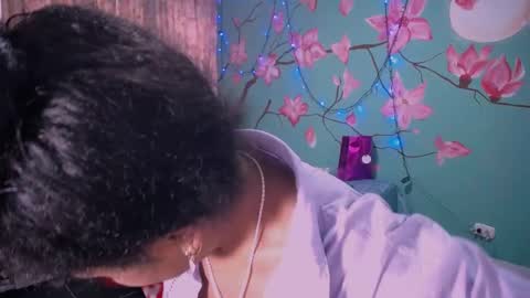 Snapshot of maite_loves chatting on 02-15-25, 12:11 Maite online show from 02-15-25, 12:11