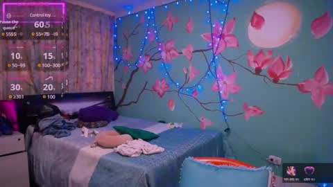 Snapshot of maite_loves chatting on 02-17-25, 10:03 Maite online show from 02-17-25, 10:03