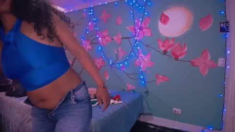 Snapshot of maite_loves chatting on 02-20-25, 08:47 Maite online show from 02-20-25, 08:47