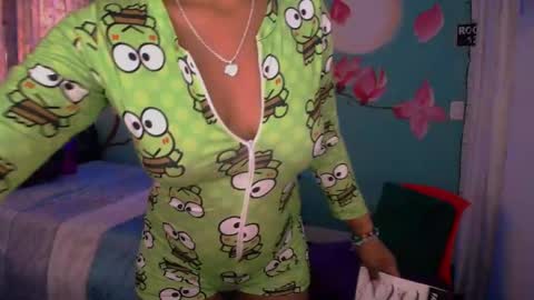 Snapshot of maite_loves chatting on 02-28-25, 12:31 Maite online show from 02-28-25, 12:31