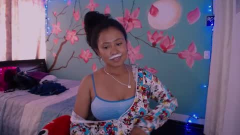 Snapshot of maite_loves chatting on 03-10-25, 05:50 Maite online show from 03-10-25, 05:50