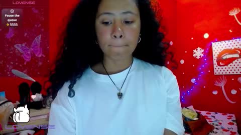 Snapshot of maite_loves chatting on 09-15-25, 11:32 Maite online show from 09-15-25, 11:32