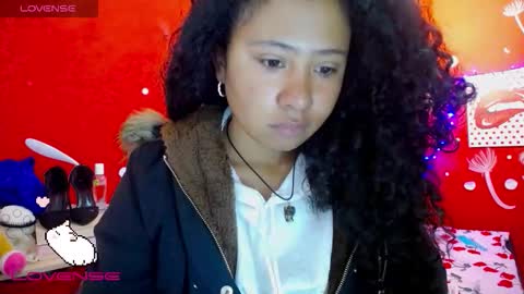 Snapshot of maite_loves chatting on 09-18-25, 11:23 Maite online show from 09-18-25, 11:23