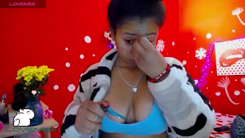 Snapshot of maite_loves chatting on 09-24-25, 11:24 Maite online show from 09-24-25, 11:24