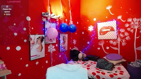 Snapshot of maite_loves chatting on 10-08-25, 11:19 Maite online show from 10-08-25, 11:19