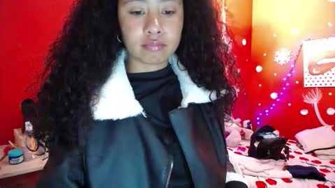 Snapshot of maite_loves chatting on 10-16-25, 11:44 Maite online show from 10-16-25, 11:44