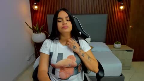 Snapshot of maite_saens_ chatting on 12-27-24, 12:45 maite saens online show from 12-27-24, 12:45