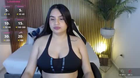 Snapshot of maite_saens_ chatting on 01-21-25, 02:11 maite saens online show from 01-21-25, 02:11