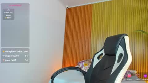 Snapshot of maite_saens_ chatting on 02-21-25, 11:32 maite saens online show from 02-21-25, 11:32