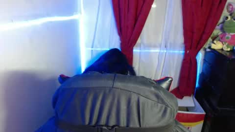 Snapshot of maitte_22 chatting on 01-14-25, 12:54 Hello friends Im on another account    online show from 01-14-25, 12:54